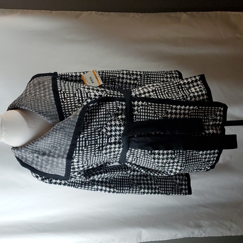 Anne Klein black camellia sweater jacket in a size small